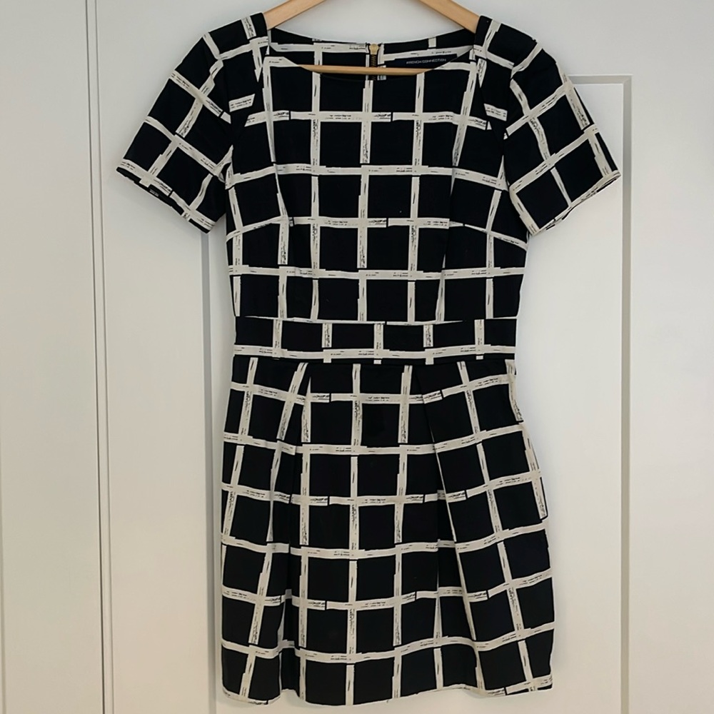 French Connection black and white short sleeve dress